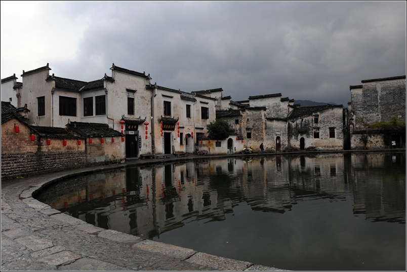 安徽宏村:傳統(tǒng)水墨畫里的中國鄉(xiāng)村